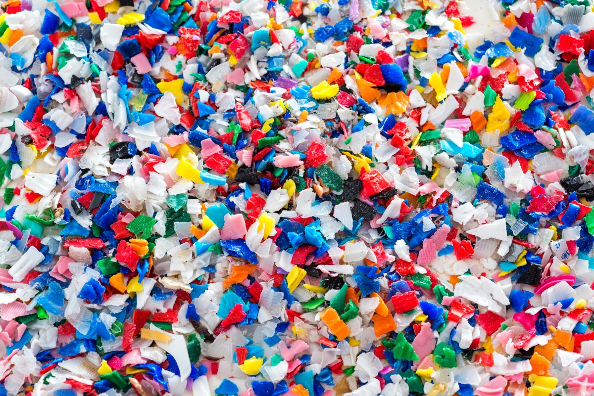 Vyrásť má najväčšia recyklačná linka na tvrdé plasty. Investori poskytli viac než milión eur